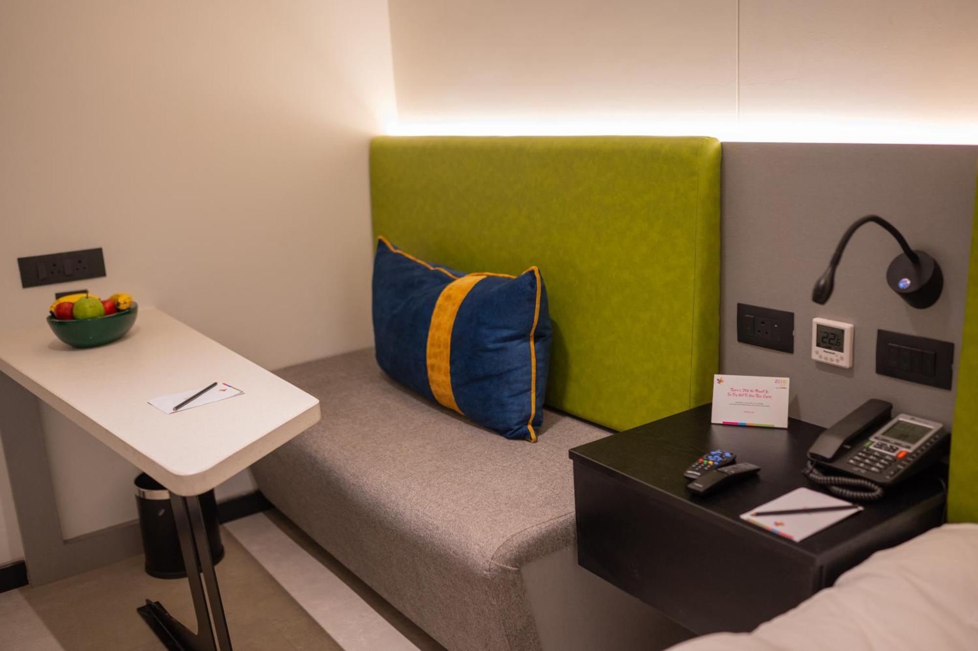Zibe Luxe Kakinada By Grt Hotels Exteriör bild