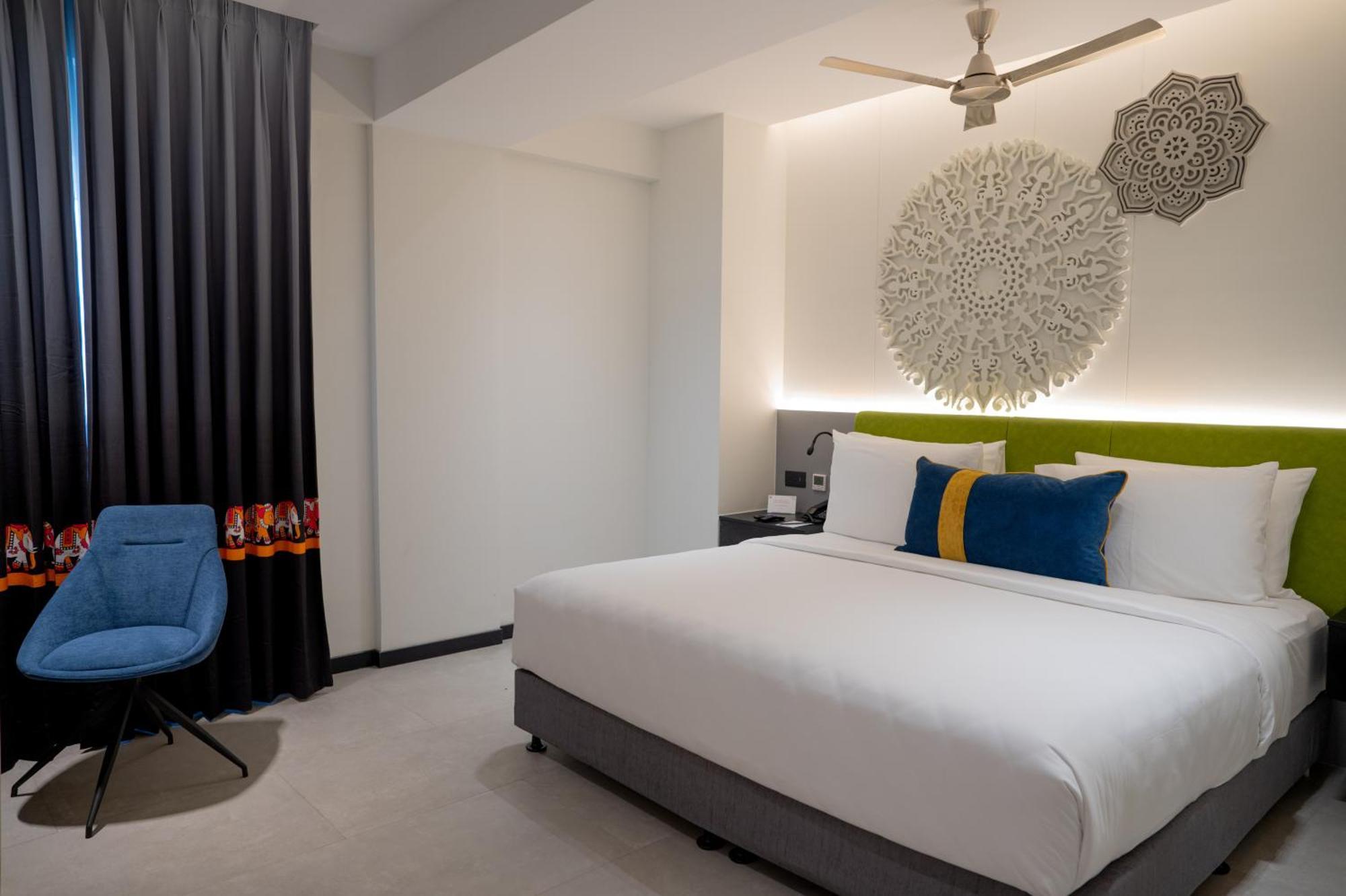 Zibe Luxe Kakinada By Grt Hotels Exteriör bild