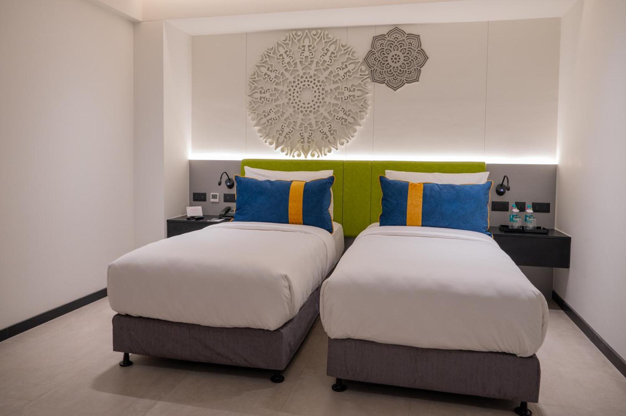 Zibe Luxe Kakinada By Grt Hotels Exteriör bild