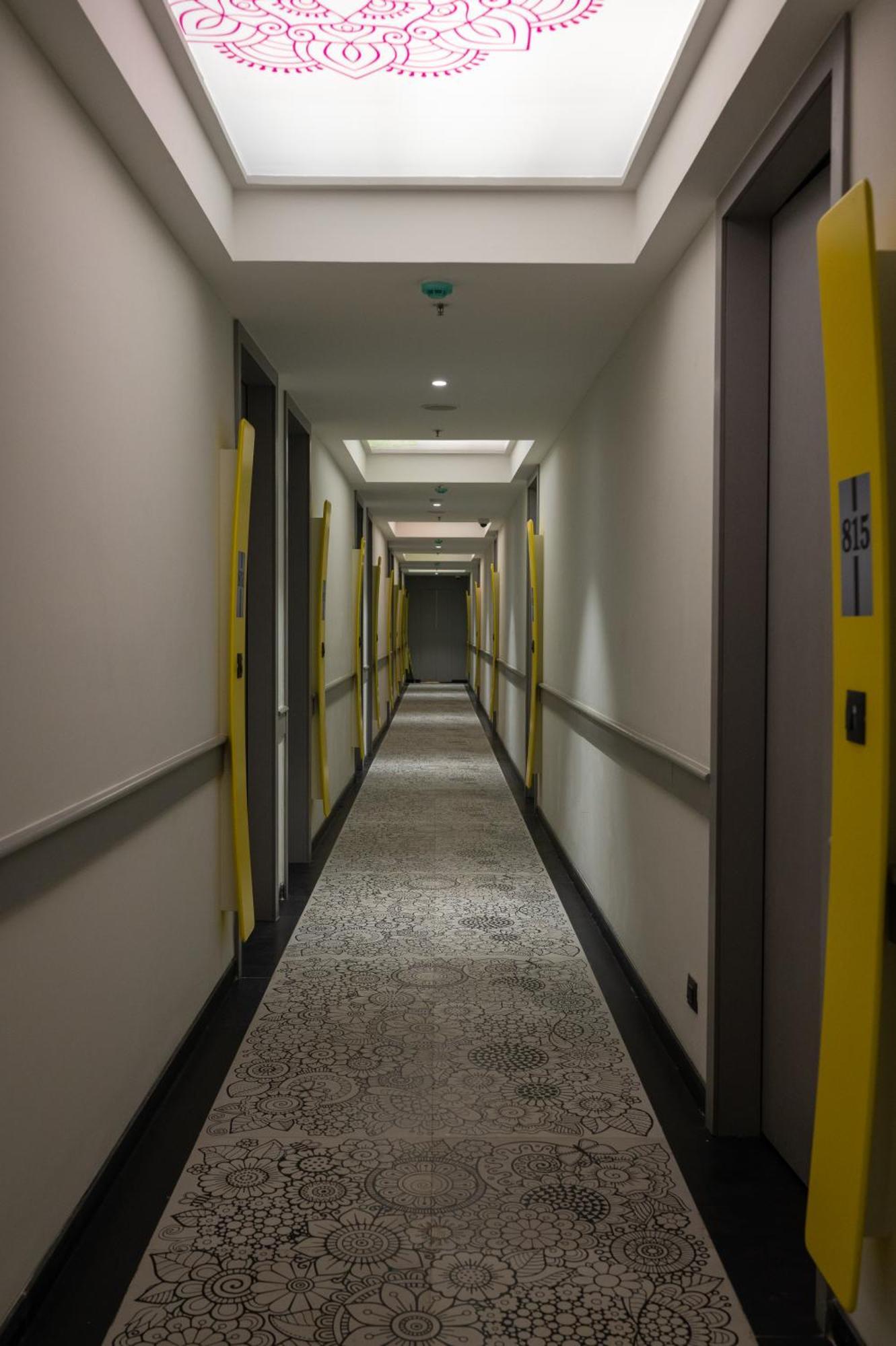 Zibe Luxe Kakinada By Grt Hotels Exteriör bild