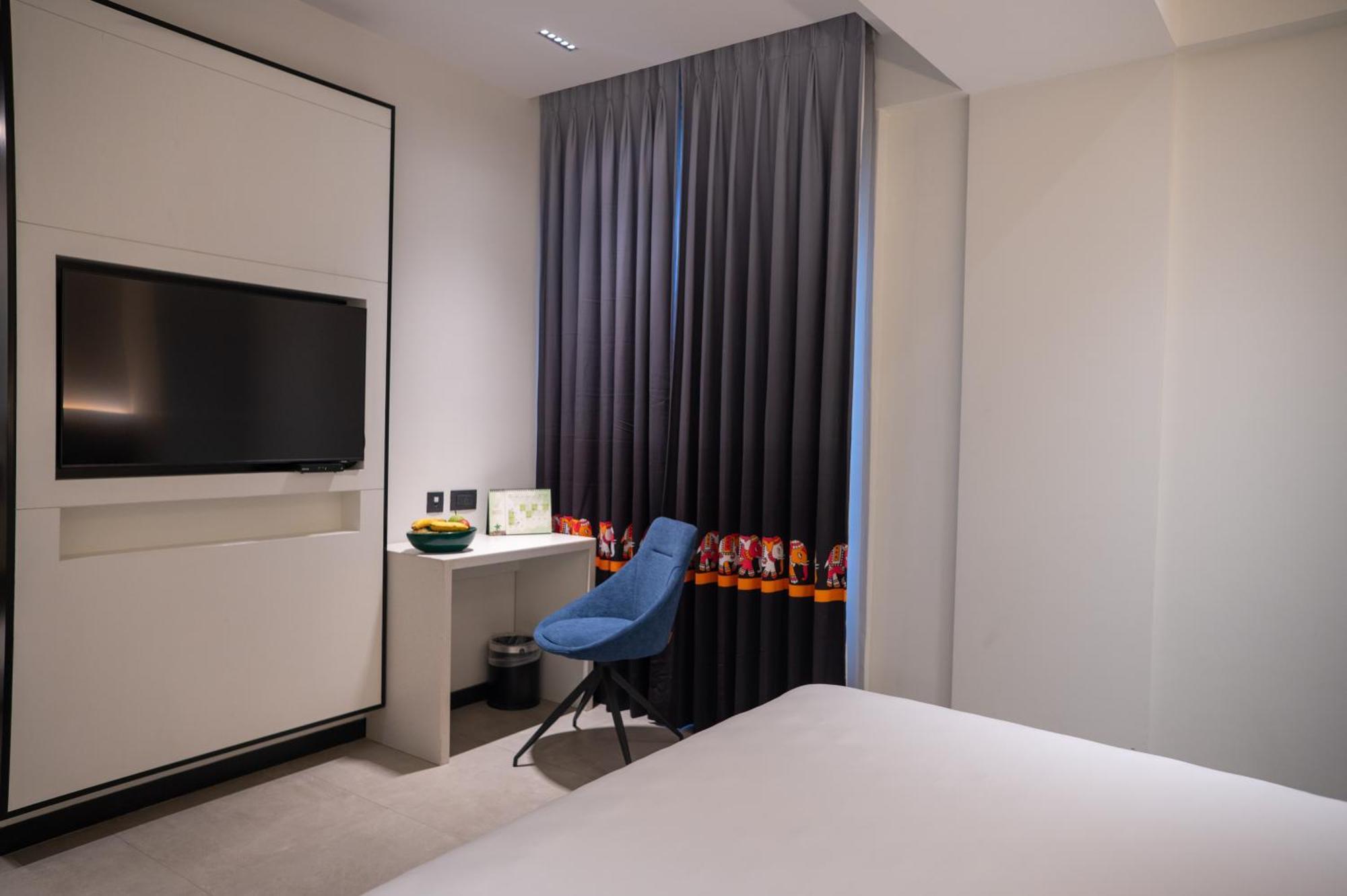 Zibe Luxe Kakinada By Grt Hotels Exteriör bild