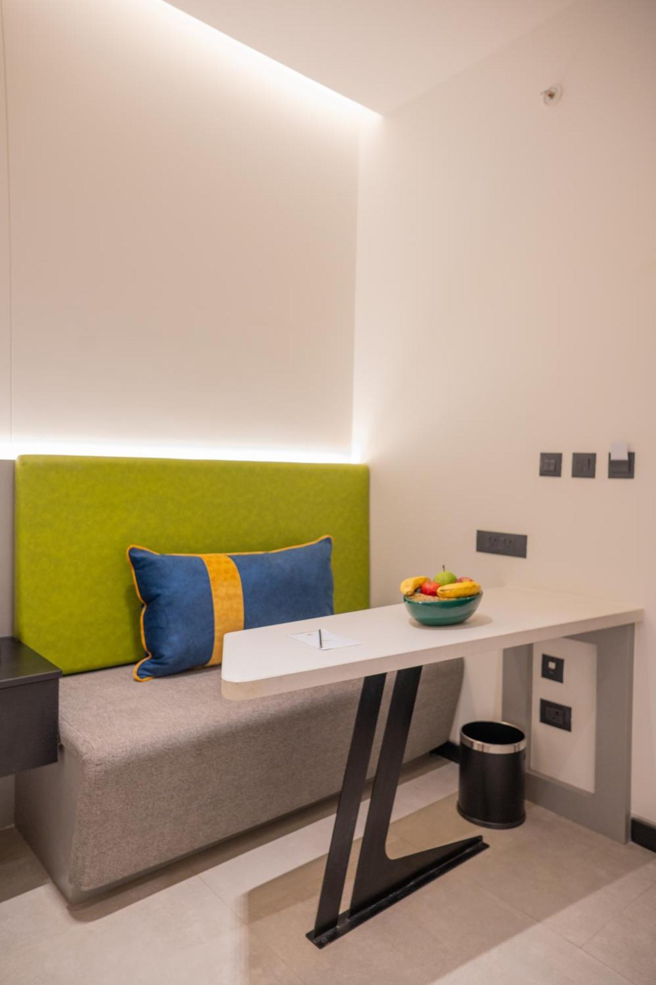 Zibe Luxe Kakinada By Grt Hotels Exteriör bild