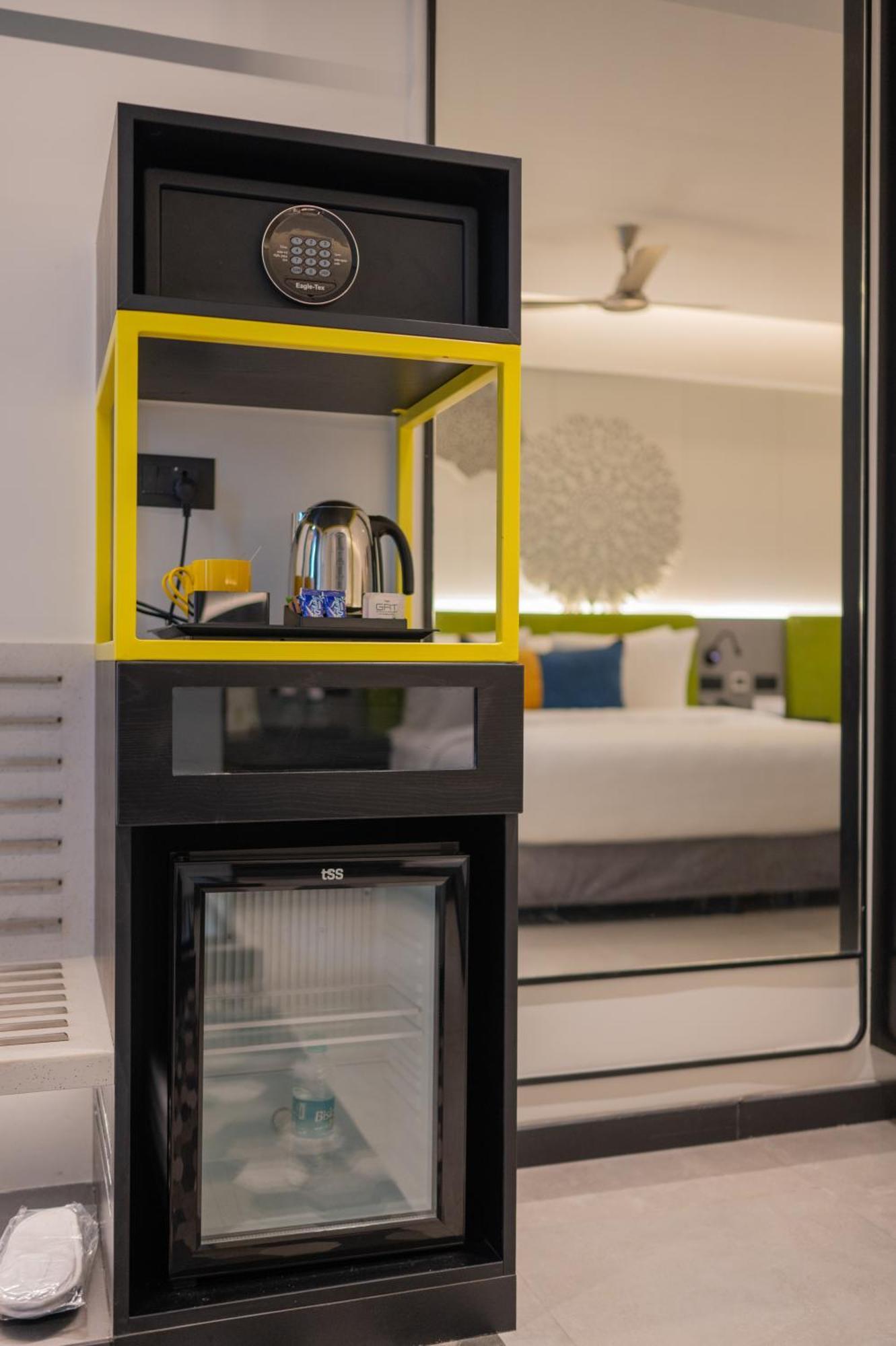 Zibe Luxe Kakinada By Grt Hotels Exteriör bild
