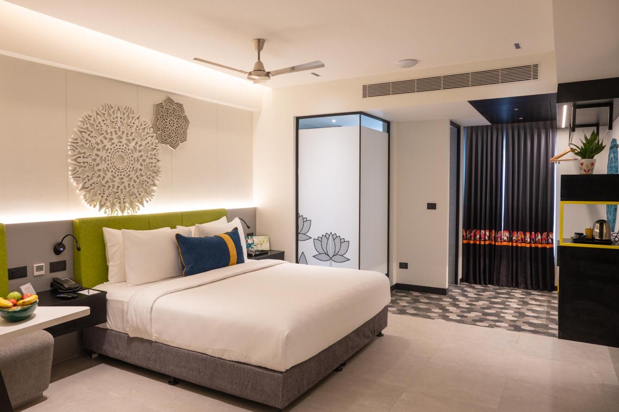 Zibe Luxe Kakinada By Grt Hotels Exteriör bild